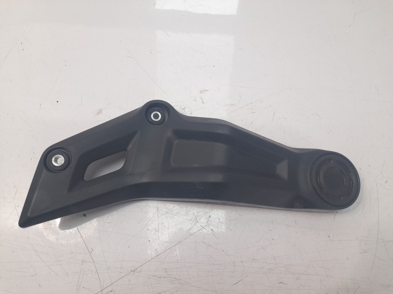 Recambio de moldura para yamaha mt-07 referencia OEM IAM BAT27453  