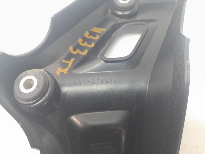 Recambio de moldura para yamaha mt-07 referencia OEM IAM BAT27453  