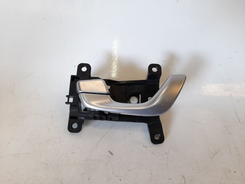 Recambio de maneta interior delantera izquierda para hyundai kona 1.0 tgdi cat referencia OEM IAM 82613J9000  