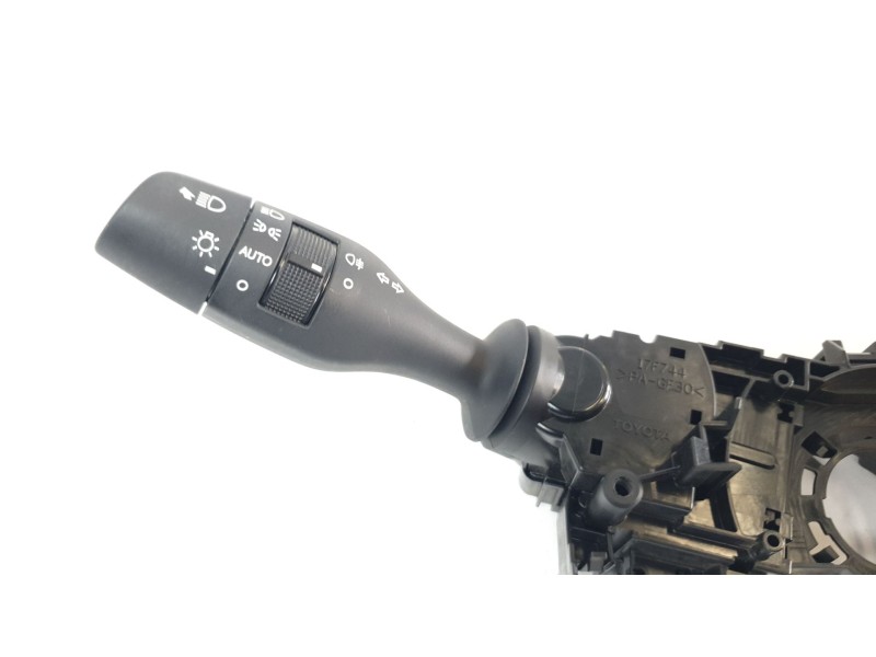 Recambio de mando multifuncion para lexus xe2 is300h referencia OEM IAM 17F744 17F774 