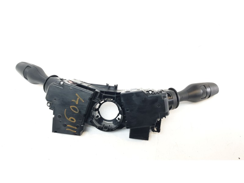 Recambio de mando multifuncion para lexus xe2 is300h referencia OEM IAM 17F744 17F774 