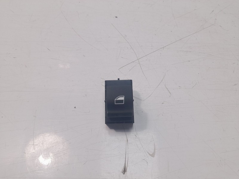 Recambio de mando elevalunas trasero izquierdo para bmw 3 (f30, f80) 330 e referencia OEM IAM 61319208106  