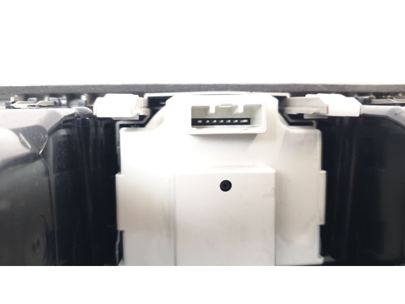 Recambio de aireador central para lexus xe2 is300h referencia OEM IAM 5567053140 5567053080 