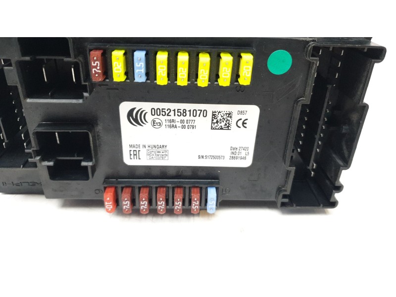 Recambio de caja reles / fusibles para jeep renegade limited 4x4 referencia OEM IAM 521581070  