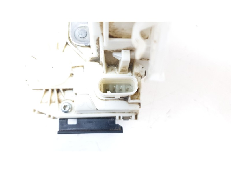 Recambio de cerradura puerta trasera izquierda para jeep renegade limited 4x4 referencia OEM IAM 5213904 40136025 