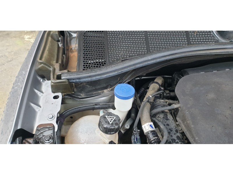 Recambio de deposito limpia para citroen c4 cactus shine referencia OEM IAM 9801973680  