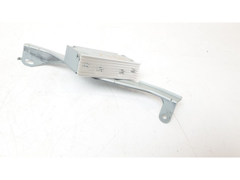 Recambio de modulo electronico para lexus xe2 is300h referencia OEM IAM 8624053040  