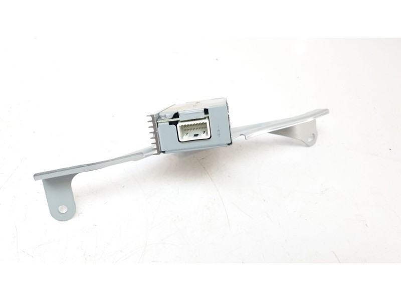Recambio de modulo electronico para lexus xe2 is300h referencia OEM IAM 8624053040  