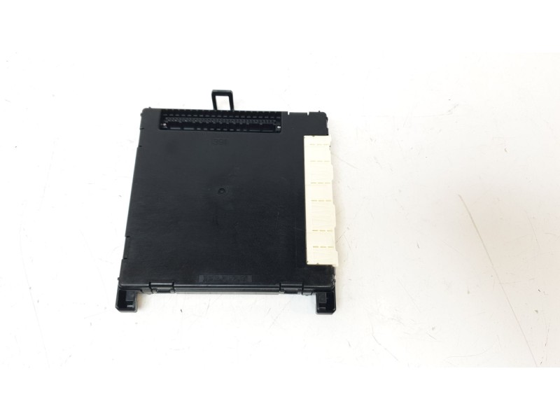 Recambio de modulo electronico para lexus xe2 is300h referencia OEM IAM 8922153280  