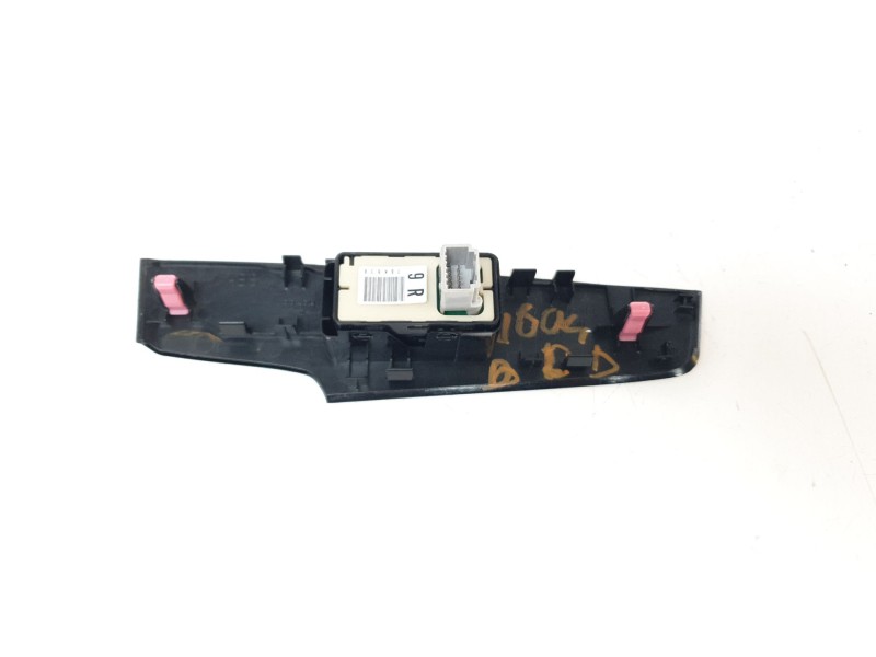 Recambio de mando elevalunas trasero derecho para lexus xe2 is300h referencia OEM IAM 8481030192  