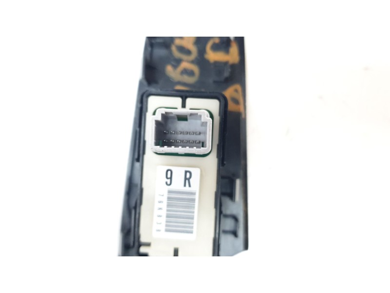 Recambio de mando elevalunas trasero derecho para lexus xe2 is300h referencia OEM IAM 8481030192  