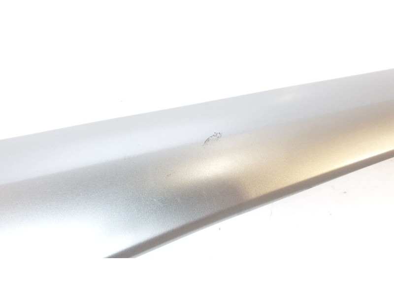 Recambio de moldura para lexus xe2 is300h referencia OEM IAM 550115310  