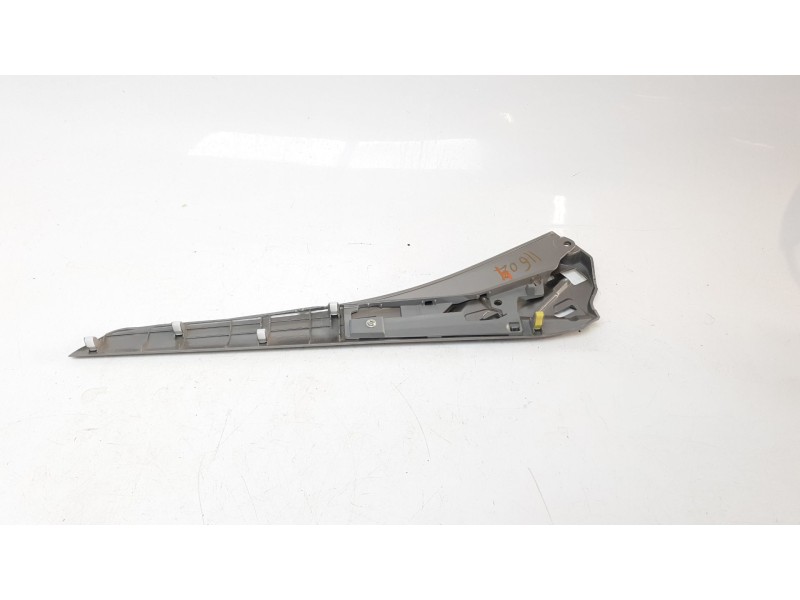 Recambio de moldura para lexus xe2 is300h referencia OEM IAM 5501253010  