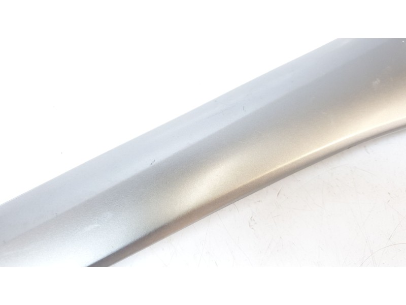 Recambio de moldura para lexus xe2 is300h referencia OEM IAM 5501253010  