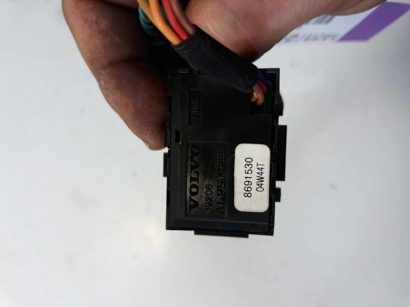 Recambio de interruptor para volvo v50 familiar 2.0 d kinetic referencia OEM IAM 8691530 04W44T 