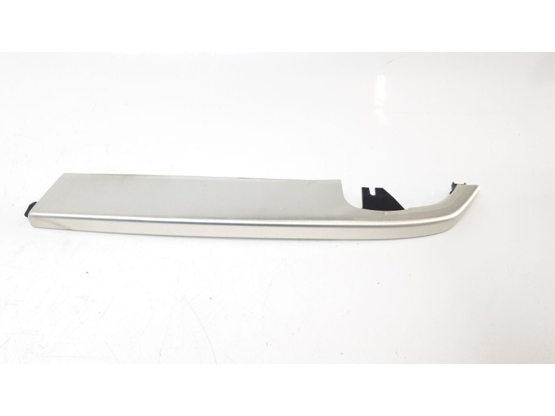 Recambio de moldura para land rover discovery sport pure referencia OEM IAM FK72640E73BF  