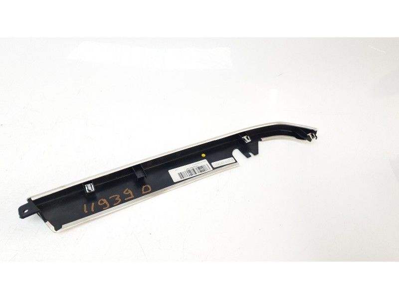 Recambio de moldura para land rover discovery sport pure referencia OEM IAM FK72640E73BF  