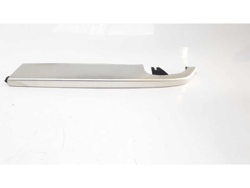 Recambio de moldura para land rover discovery sport pure referencia OEM IAM FK72640E73BF  