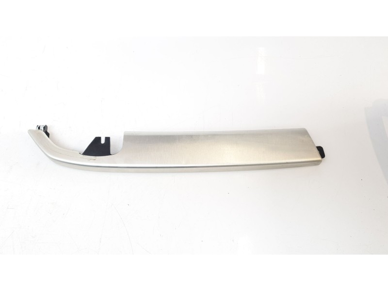 Recambio de moldura para land rover discovery sport pure referencia OEM IAM FK72640E72BF  