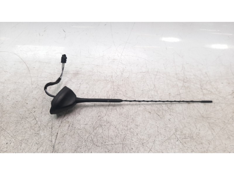 Recambio de antena para ford ecosport (cr6) trend referencia OEM IAM GN1519G461CD  