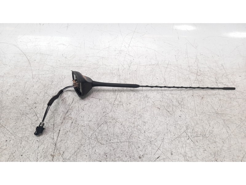 Recambio de antena para ford ecosport (cr6) trend referencia OEM IAM GN1519G461CD  