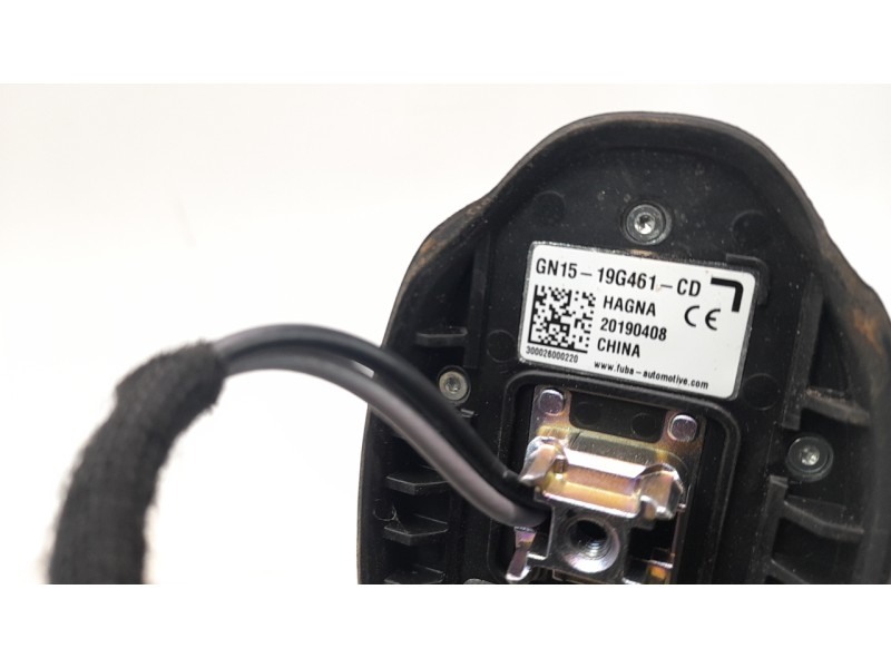 Recambio de antena para ford ecosport (cr6) trend referencia OEM IAM GN1519G461CD  