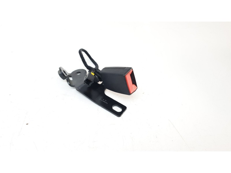 Recambio de enganche cinturon trasero izquierdo para jeep renegade limited 4x4 referencia OEM IAM 7357097350  