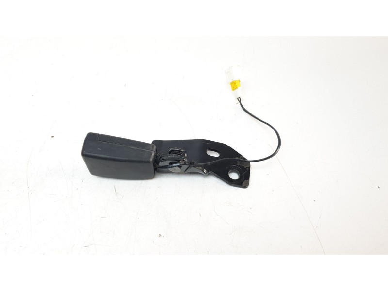Recambio de enganche cinturon trasero derecho para jeep renegade limited 4x4 referencia OEM IAM 7356444750  