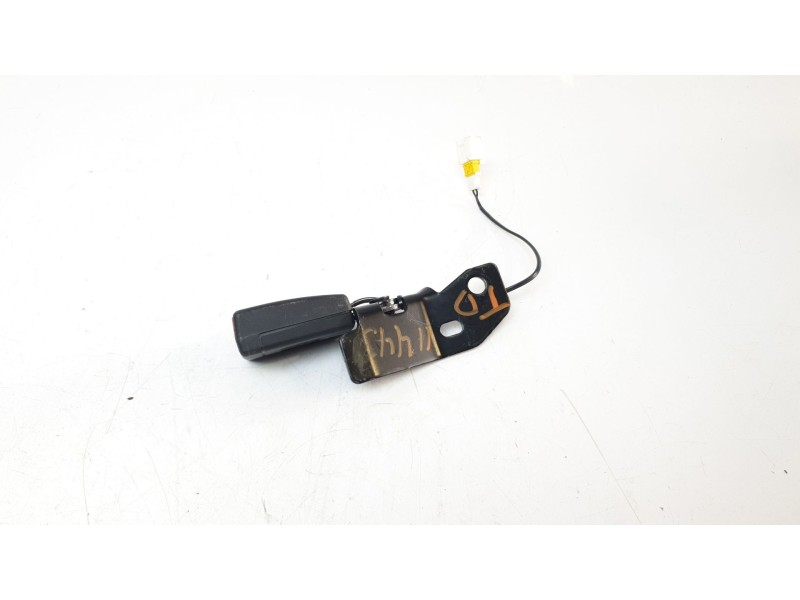 Recambio de enganche cinturon trasero derecho para jeep renegade limited 4x4 referencia OEM IAM 7356444750  