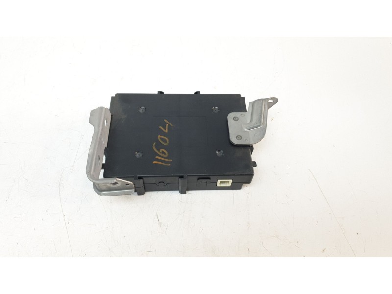 Recambio de modulo electronico para lexus xe2 is300h referencia OEM IAM 896C053010  