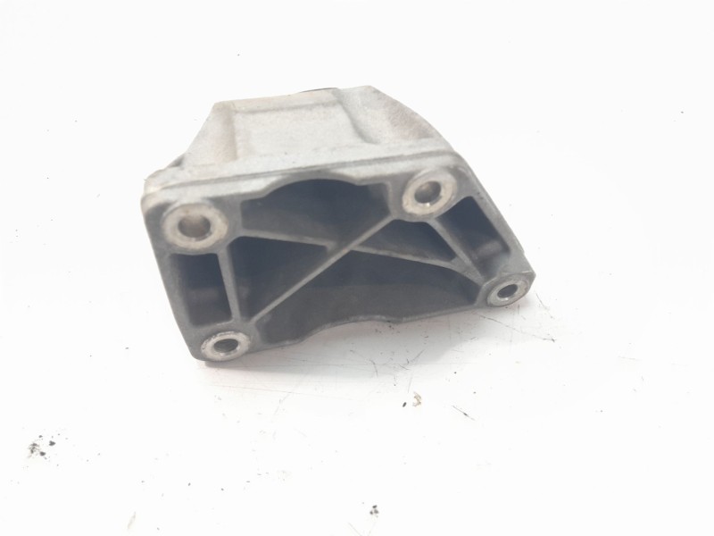Recambio de soporte motor derecho para porsche panamera diesel referencia OEM IAM 97011521230  