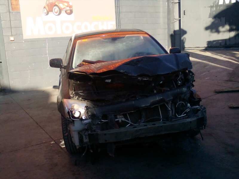 toyota avensis berlina (t25) del año 2004