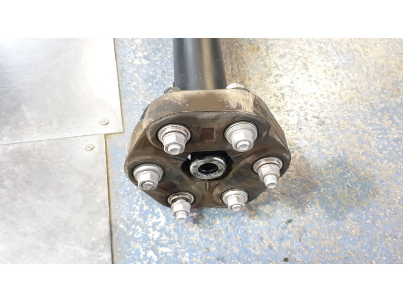 Recambio de transmision central para lexus xe2 is300h referencia OEM IAM PE45  