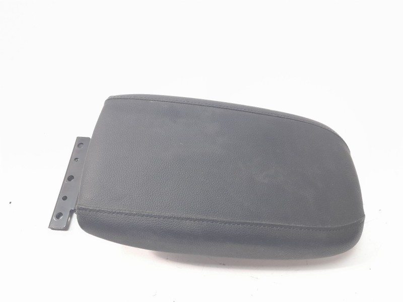 Recambio de apoyabrazos central para kia ceed concept referencia OEM IAM 84660J7100WK  