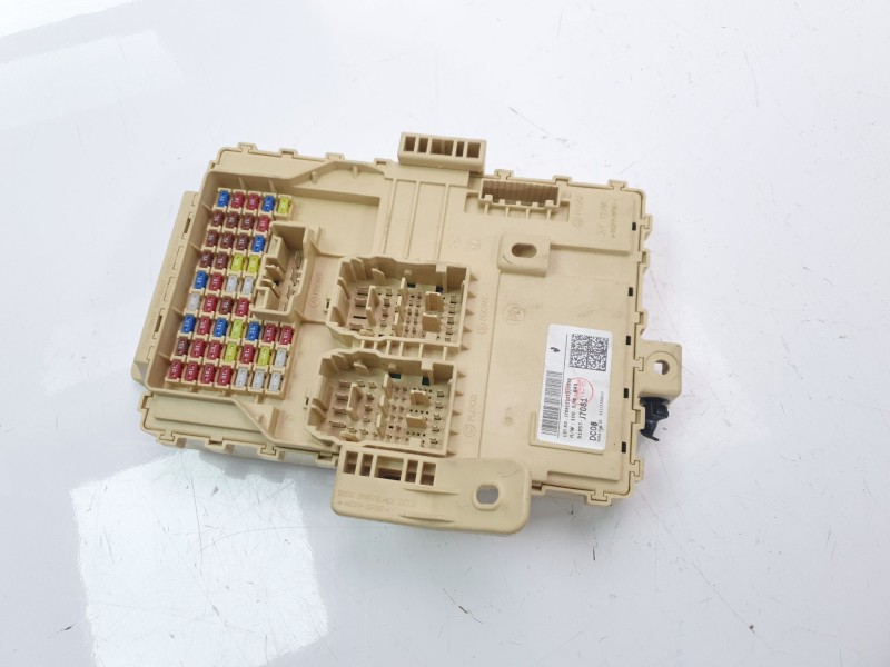 Recambio de caja reles / fusibles para kia ceed concept referencia OEM IAM 91957J7081  
