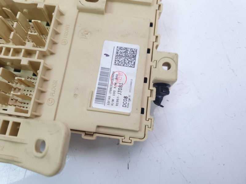 Recambio de caja reles / fusibles para kia ceed concept referencia OEM IAM 91957J7081  