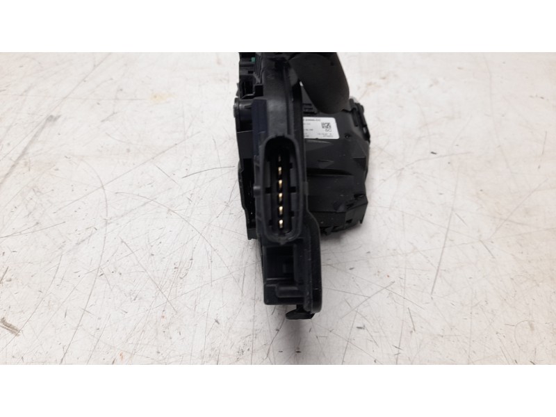 Recambio de cerradura puerta trasera izquierda para jaguar f-pace (x761) 2.0 sd4 awd referencia OEM IAM HK8324995CC  