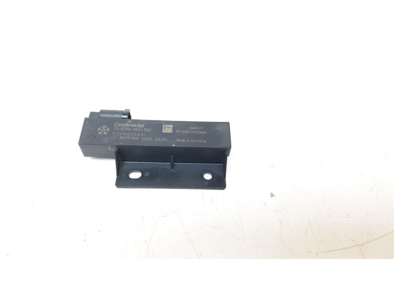 Recambio de antena para jeep renegade limited 4x4 referencia OEM IAM 2840864100300 68068148AA 