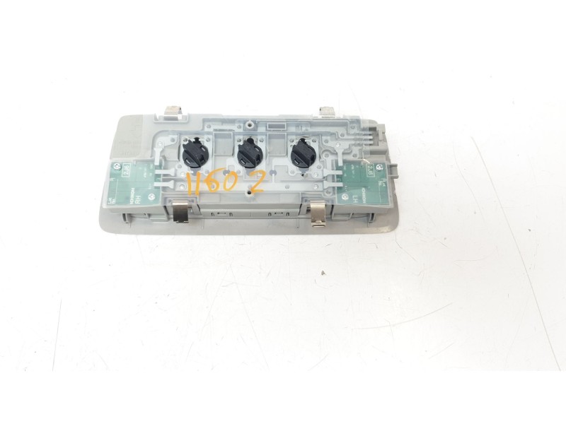Recambio de luz interior para lexus xe2 is300h referencia OEM IAM 8136053030A0  