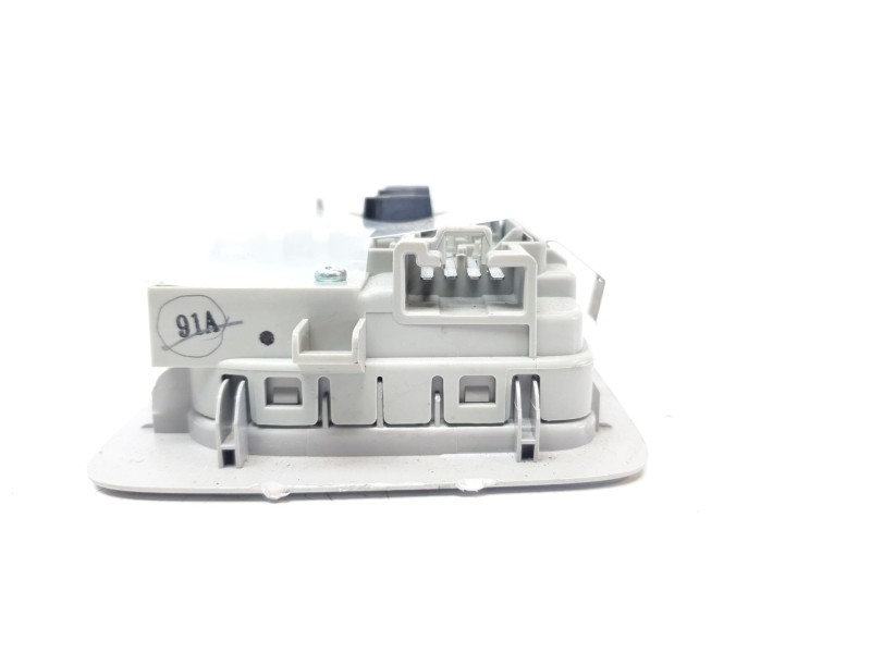 Recambio de luz interior para lexus xe2 is300h referencia OEM IAM 8136053030A0  
