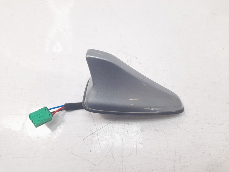 Recambio de antena para kia ceed concept referencia OEM IAM 96210J7700B3L  