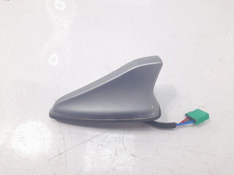 Recambio de antena para kia ceed concept referencia OEM IAM 96210J7700B3L  