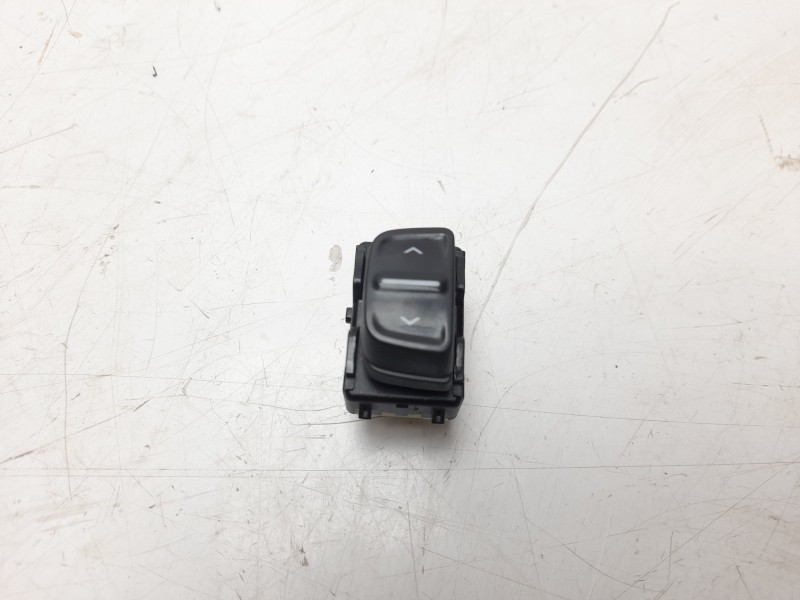Recambio de mando elevalunas delantero derecho para dacia sandero 1.5 dci diesel fap cat referencia OEM IAM 254214937R  