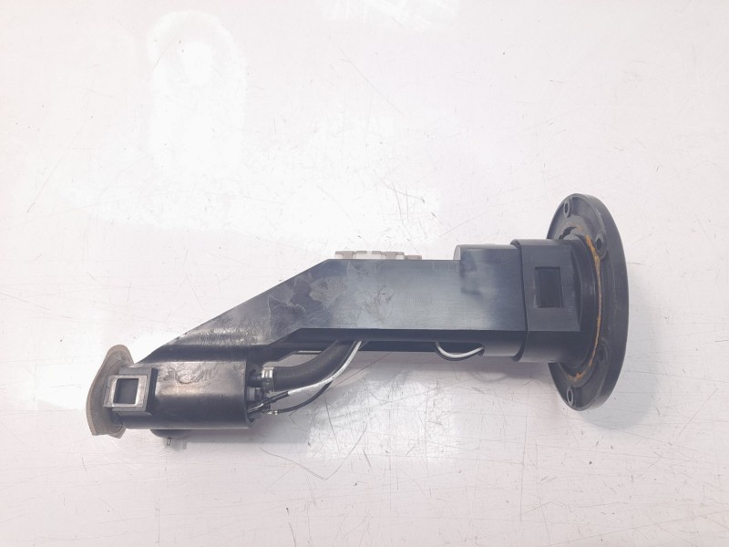 Recambio de bomba combustible para kymco ak550 referencia OEM IAM 17550AKB8E00  