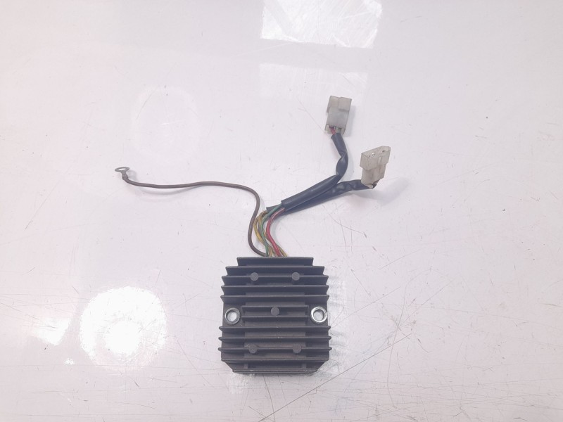 Recambio de regulador de corriente para aprilia pegaso 125 / 600 / 650 pegaso 650 referencia OEM IAM SH532B12  