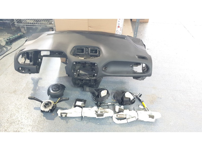 Recambio de kit airbag para jeep renegade limited 4x4 referencia OEM IAM 735612248  