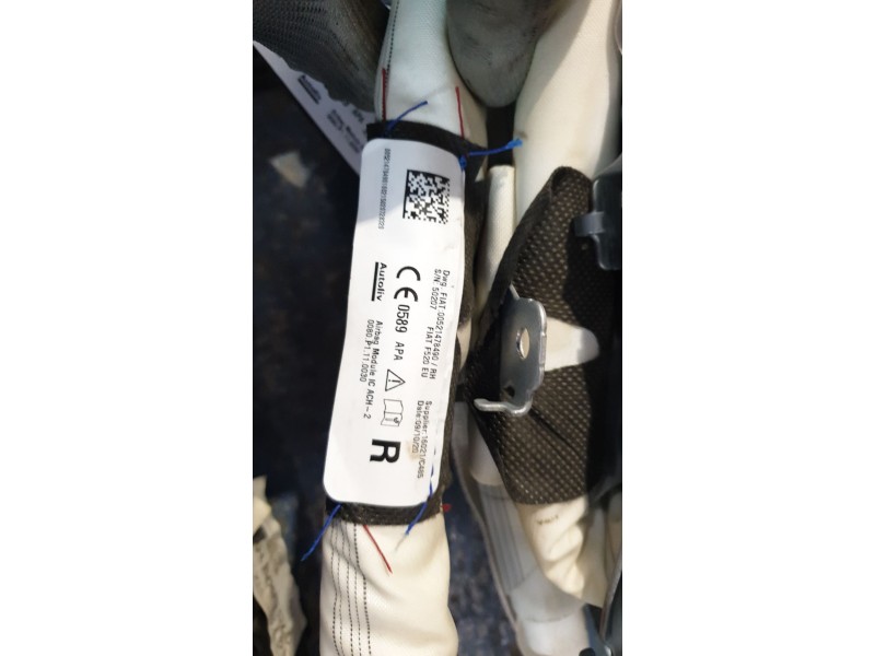 Recambio de kit airbag para jeep renegade limited 4x4 referencia OEM IAM 735612248  