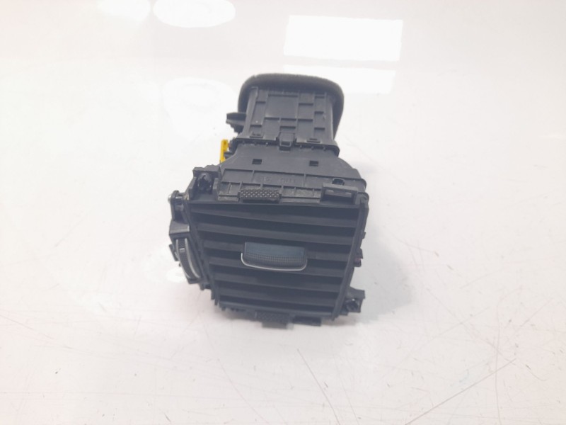 Recambio de rejilla aireadora para kia rio (yb) 1.2 cat referencia OEM IAM 97480J7AA0  