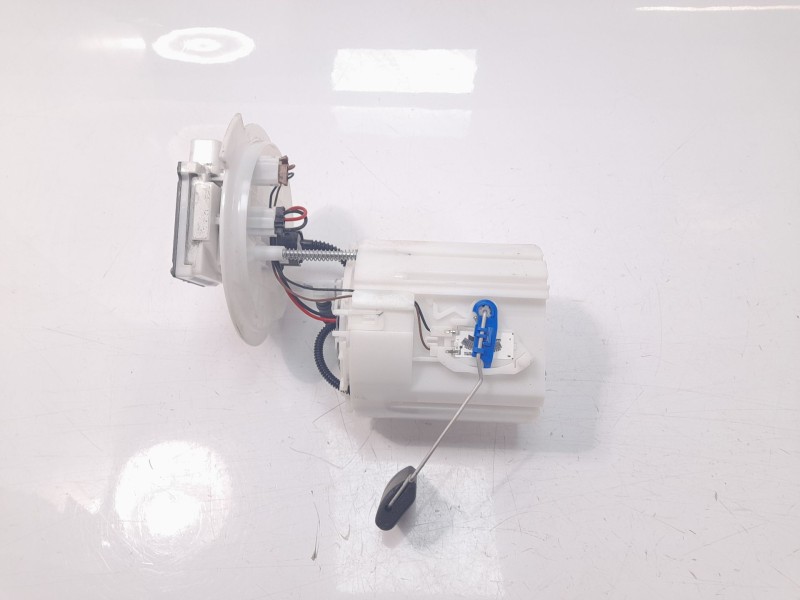 Recambio de bomba combustible para kia ceed concept referencia OEM IAM 31110J7100  