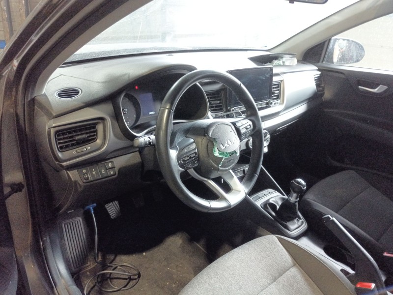 kia stonic (yb) del año 2023